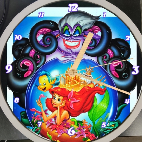 Poor unfortunate soul clock - Picture 2 of 4